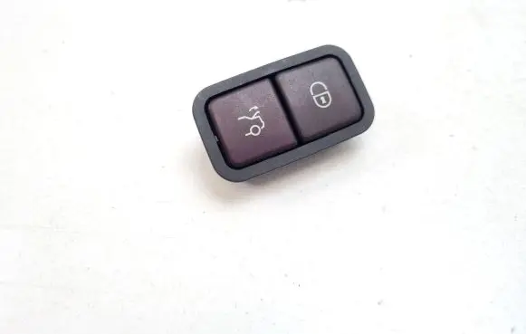 Mercedes-Benz CLS C257 Tailgate/boot open switch button 2208211479