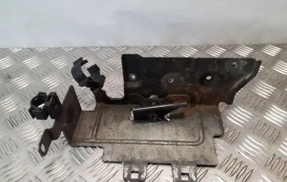 Nissan Juke I F15 Battery tray 
