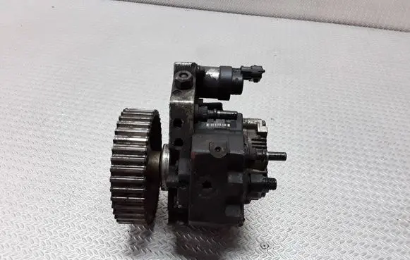 Renault Megane II Fuel injection high pressure pump 0445010075 8200108225