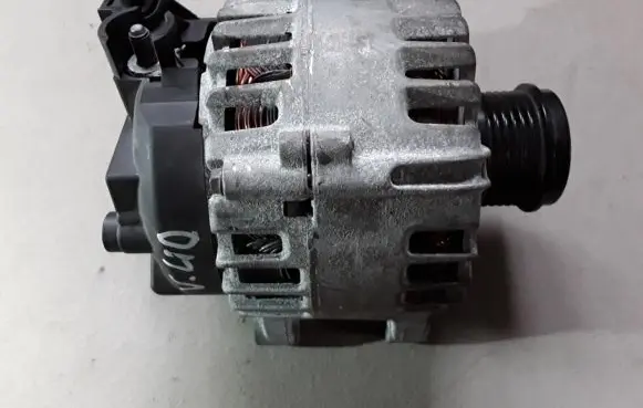 Volvo V40 Generator/alternator 30659390