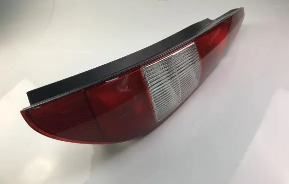 Ford Mondeo Mk III Tailgate rear/tail lights 1S7113404C