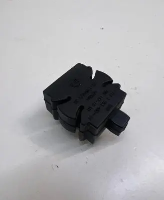 Radiator mount bracket