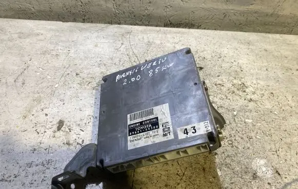 Toyota Avensis Verso Engine control unit/module 8966144300 1758005122