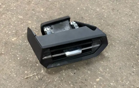 Audi A3 8Y Dash center air vent grill 8Y1820902A