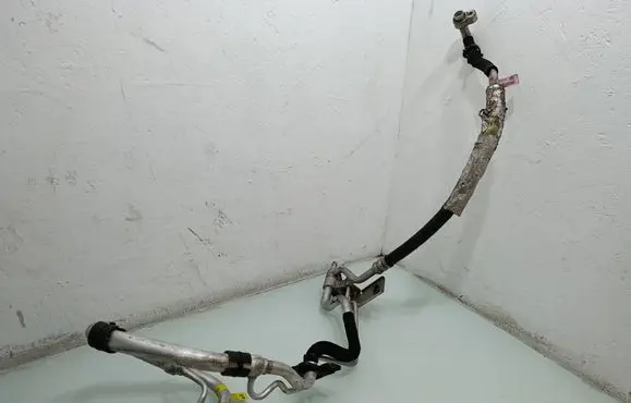 Air conditioning (A/C) pipe/hose