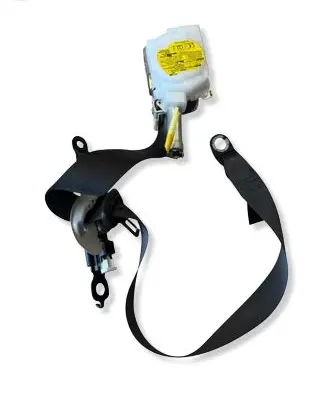 Toyota Auris E180 Front seatbelt 7P3170P 086537 068352