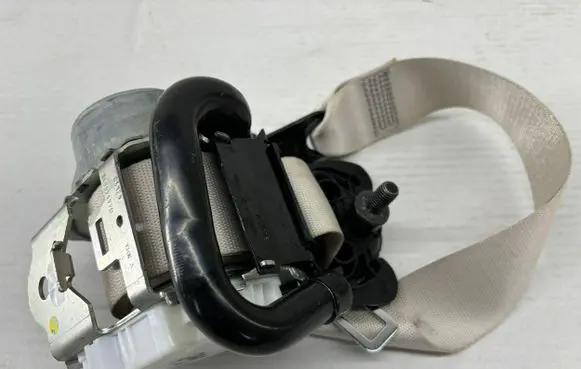 BMW X5 G05 Front seatbelt 7497590