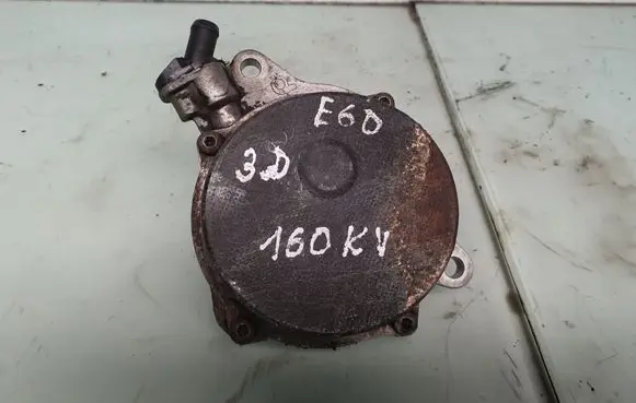 BMW 5 E60 E61 Vacuum pump 7795142 11667795142 7787366