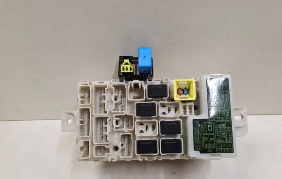 Mitsubishi i-MiEV Fuse module 8637A748 18637A748 G8C9304C2B17