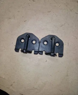 Volvo V70 Rear door lock loop/hook striker 30763652 U65R
