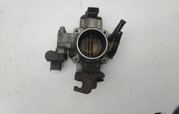 Hyundai i30 Throttle valve 351002B000