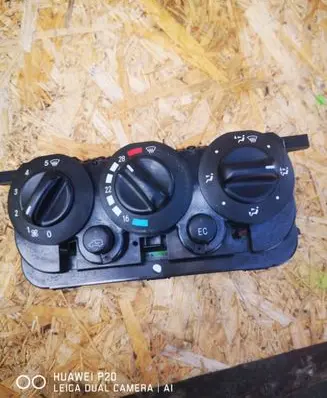 Mercedes-Benz A W168 Climate control unit 1688302085