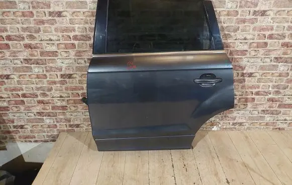 Audi Q7 4L Front door