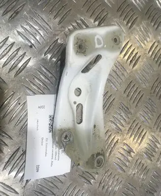 Skoda Yeti (5L) Fender mounting bracket 1Z0810580A