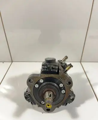 Opel Zafira B Fuel injection high pressure pump 0055206680 01001502421 0445010155