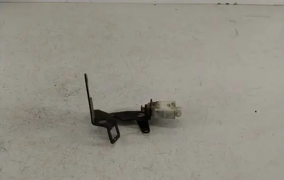 BMW 5 E39 Brake pedal sensor switch 03811100 110187