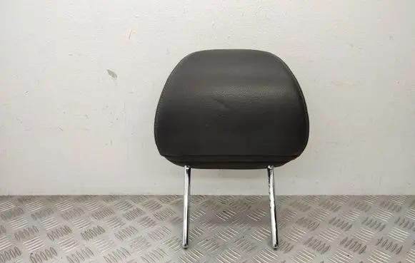 Honda CR-V Front seat headrest 