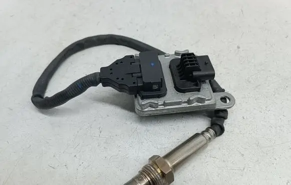 Mercedes-Benz E W213 Lambda probe sensor A0009058011 SNS1005 0009058011
