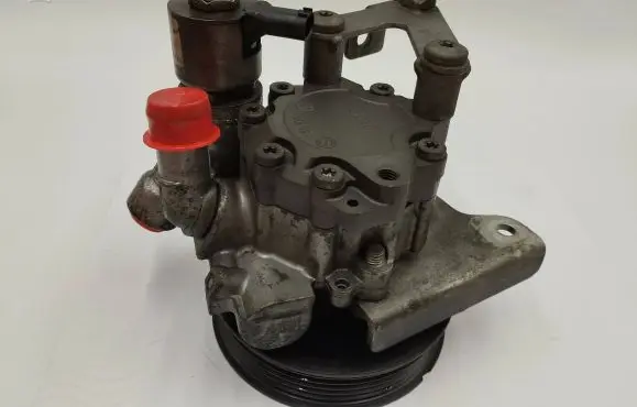 BMW 5 E60 E61 Power steering pump 32416766190 T234909 15397055