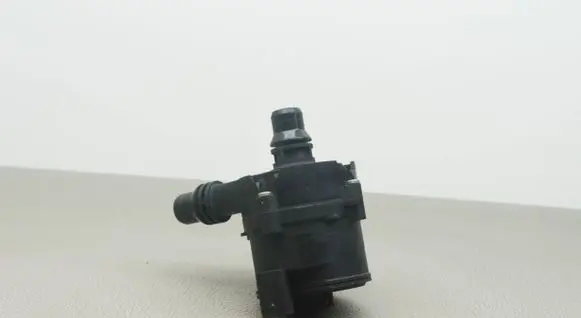 BMW 3 F30 F35 F31 Electric auxiliary coolant/water pump 7643949