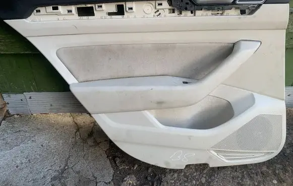 Volkswagen PASSAT B8 Other rear door trim element 