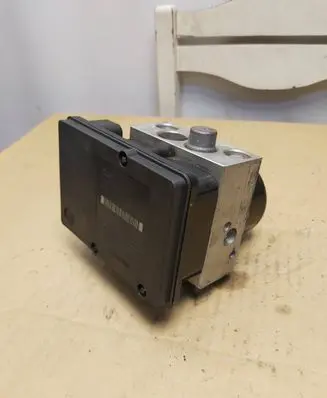 Nissan Pathfinder R51 ABS Pump 06210908873
