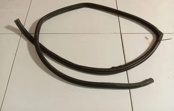 Mazda 3 I Rubber seal rear door 