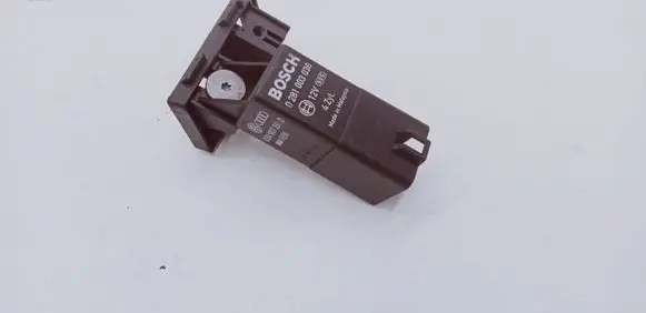 Audi A3 S3 8P Glow plug pre-heat relay 038907281D 0281003038