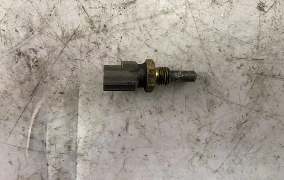 Toyota Land Cruiser (HDJ90) Coolant temperature sensor 
