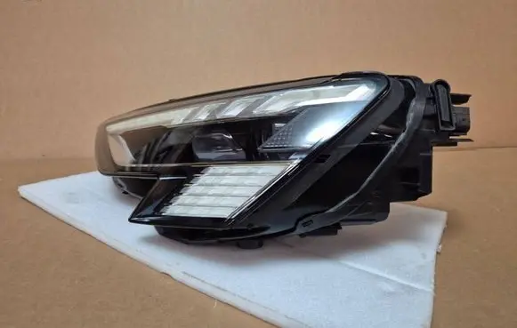 Audi A3 8Y Headlight/headlamp 8Y0941035 90193993