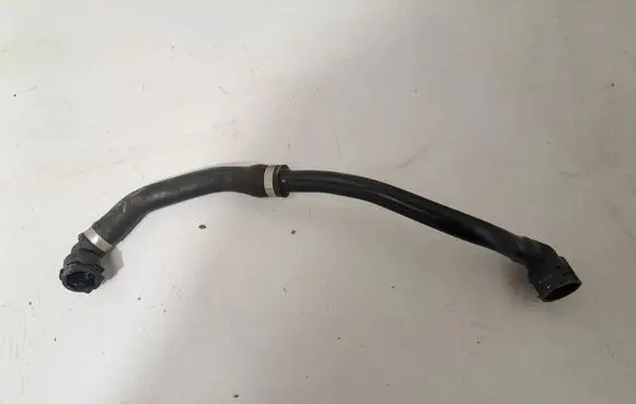 BMW i8 Engine coolant pipe/hose 7640848