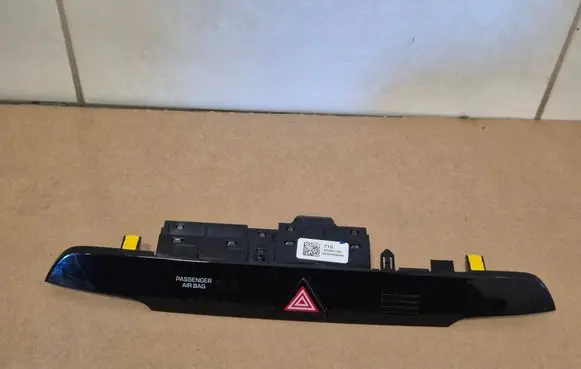 Hyundai Tucson TL Hazard light switch 93700D7100 93700D3XXX