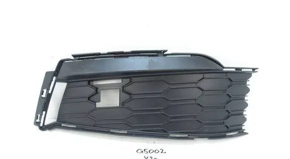 Skoda Kamiq Front bumper lower grill 658807368