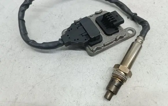 Mercedes-Benz Sprinter W907 W910 Lambda probe sensor A0009054704 0009054704