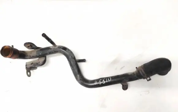 Volkswagen PASSAT B5.5 Engine coolant pipe/hose