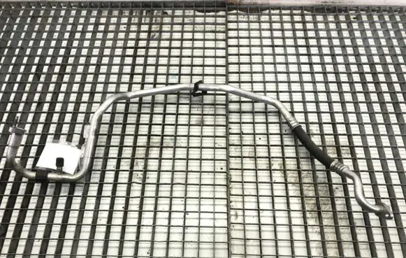 Opel Combo E Air conditioning (A/C) pipe/hose 9831702180