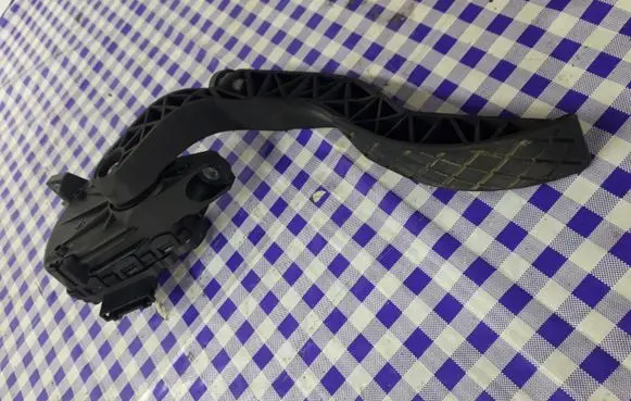 Audi A4 S4 B7 8E 8H Accelerator throttle pedal