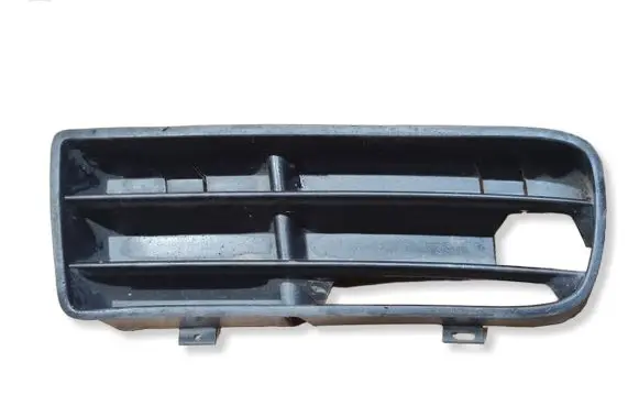 Volkswagen Golf IV Front bumper lower grill 1J0853665C