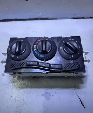 Mercedes-Benz A W168 Climate control unit 1688300485