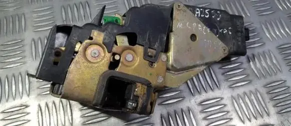 Mitsubishi Space Star Front door lock
