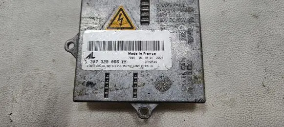 Audi A3 S3 8P Headlight ballast module Xenon 1307329066