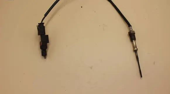 BMW 5 F10 F11 Exhaust gas temperature sensor 8570234
