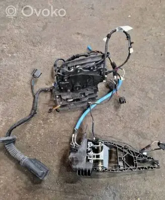 BMW X5 F15 Front door lock 7362790 5121 18427810