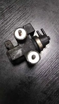 BMW 5 E60 E61 Turbo solenoid valve 72279600