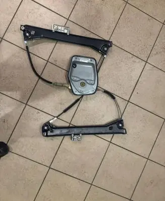 Volkswagen Scirocco Front door window regulator with motor 1K8837402Q