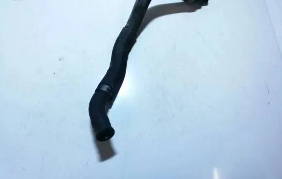 Engine coolant pipe/hose