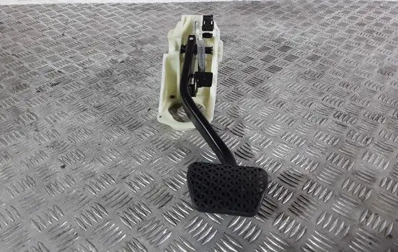 BMW X1 E84 Brake pedal 35316798598