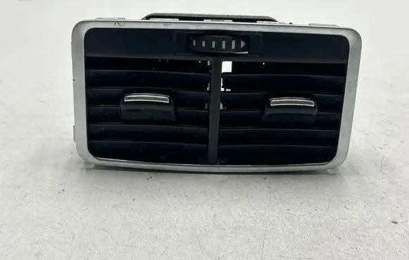 Rear air vent grill