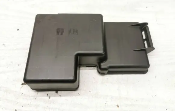 Volvo XC60 Fuse box cover 31676133