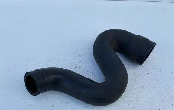 Audi A4 S4 B5 8D Intercooler hose/pipe 8D0145828C